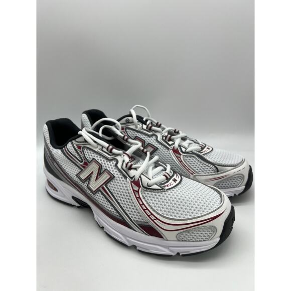 Athletic_Shoes